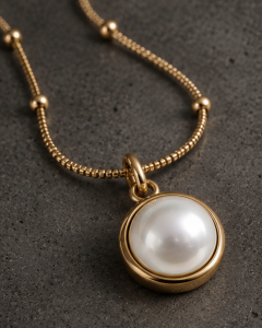 Preview: Elegante Halskette Damen, Perlenkette Gold, Schmuck Geschenk Frau, Brautkette, Hochzeit, Kette mit Perlen Anhänger, Handmade, Geschenkidee